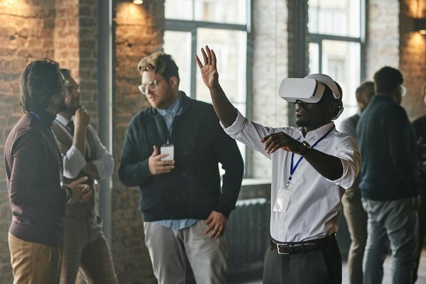 Comment les avancées technologiques des smartphones influenceront-elles notre futur quotidien ?